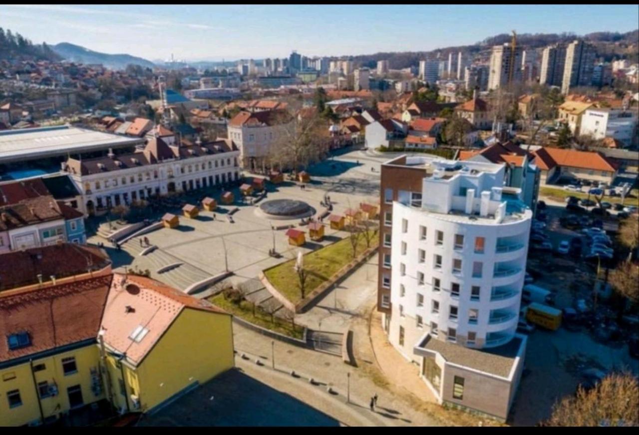 Apartman Viktoria Тузла Екстериор снимка